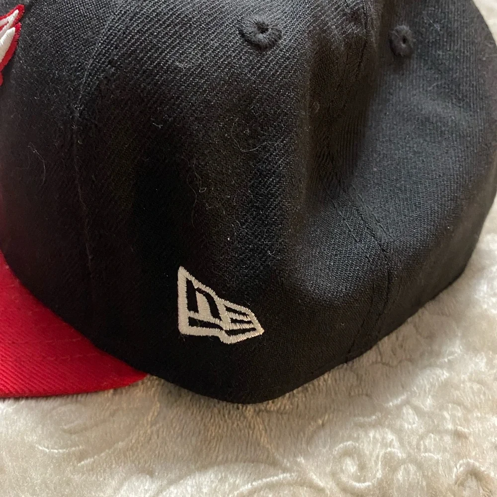 New Era 59Fifty Detroit Red Wings NHL Hockey Fitted Hat Cap Black Red - Picture 2 of 4